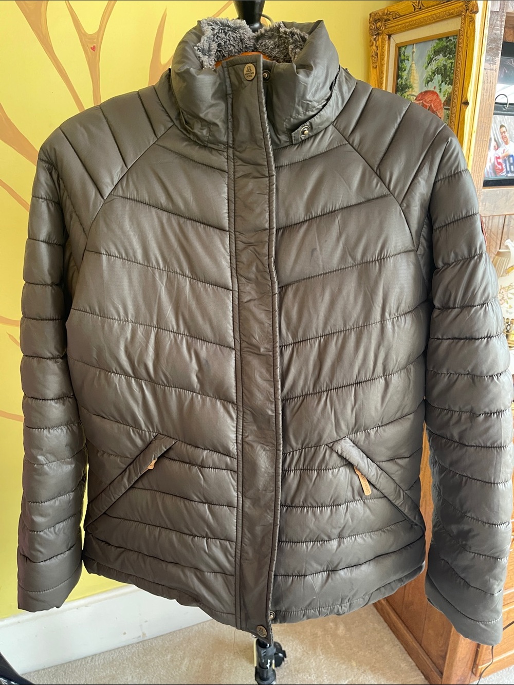 Mountain Horse- Women’s Quilted Puffer Jacket in Dark Gray -Med